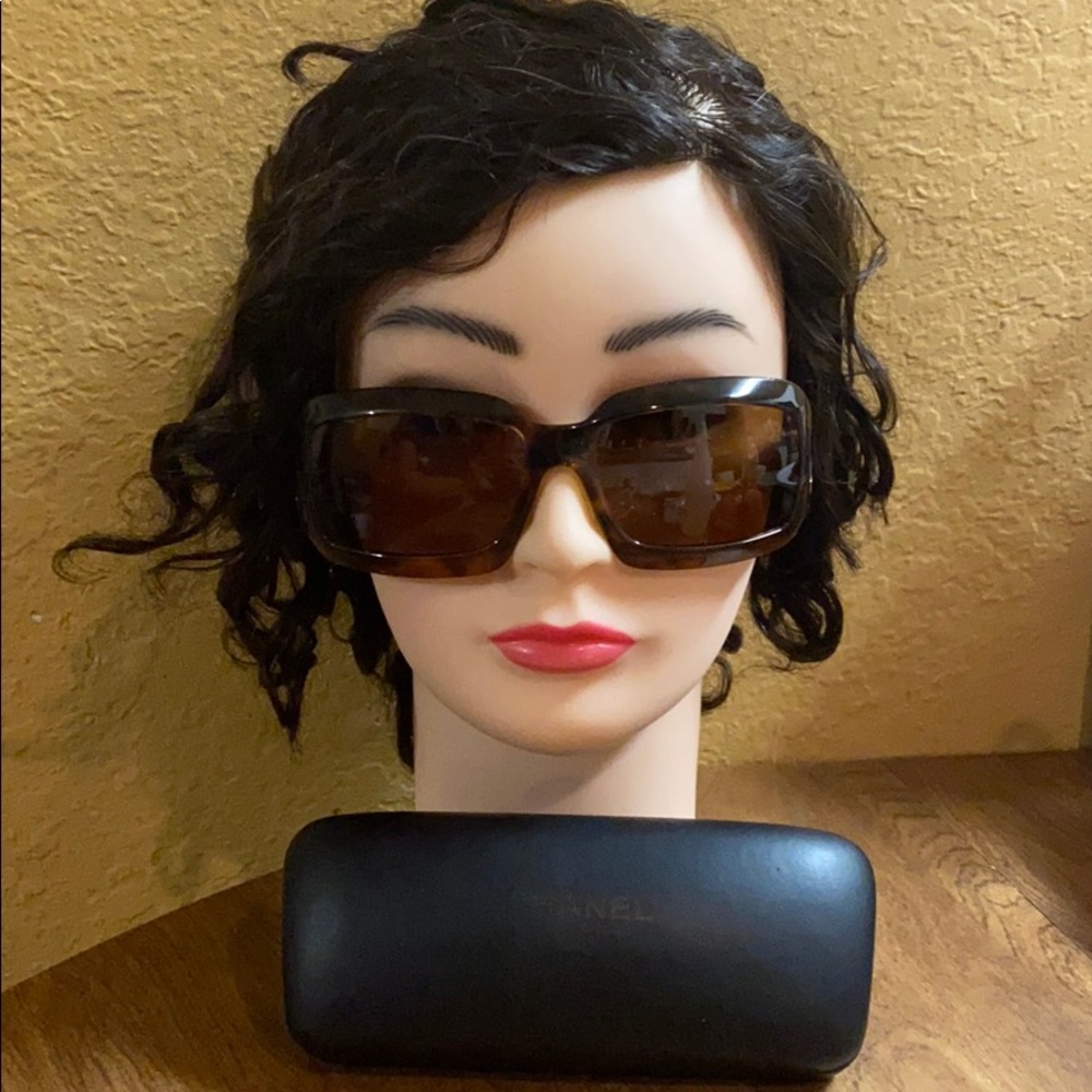 Vintage Chanel Sunglasses 🥰